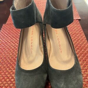 LONDON Handmade suede grayish dark Green Ankle-Strap Pumps! So unique.